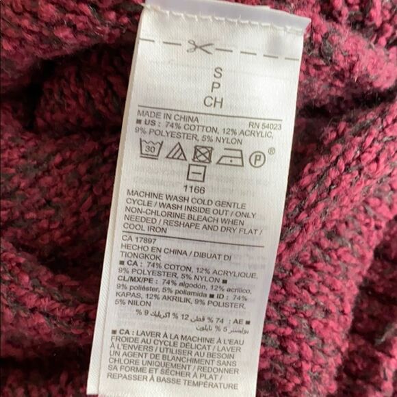 Old Navy Burgundy cable knit chunky sweater Size SP - Picture 7 of 8